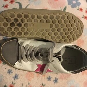 ShuShop White and Gray Sneakers with Pink Star Accent